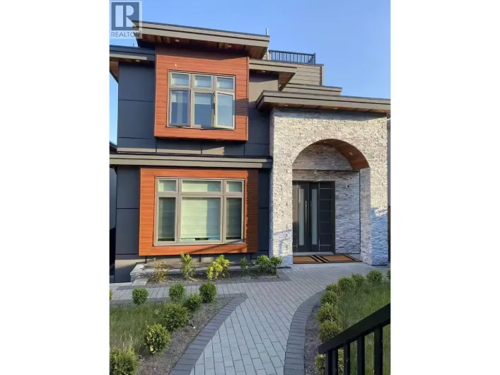 Upper 3254 E 6TH AVE., Vancouver