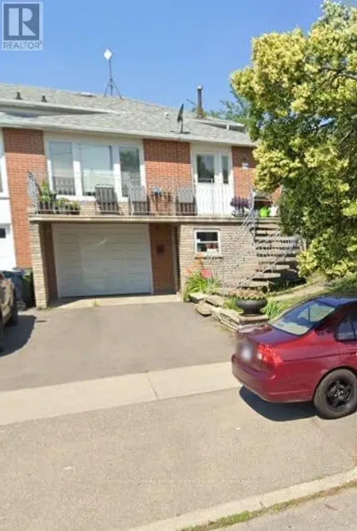 UPPER - 34 RITA DRIVE, Toronto