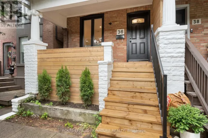UPPER - 36 TENNIS CRESCENT, Toronto