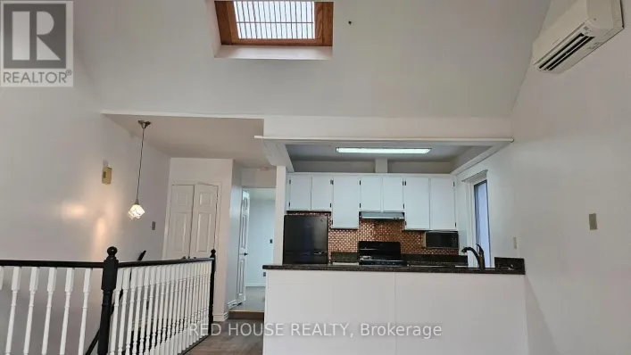 UPPER - 37 CONNAUGHT AVENUE, Toronto