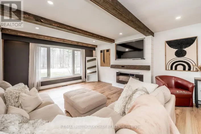 UPPER - 3742 HORSESHOE VALLEY ROAD W, Springwater