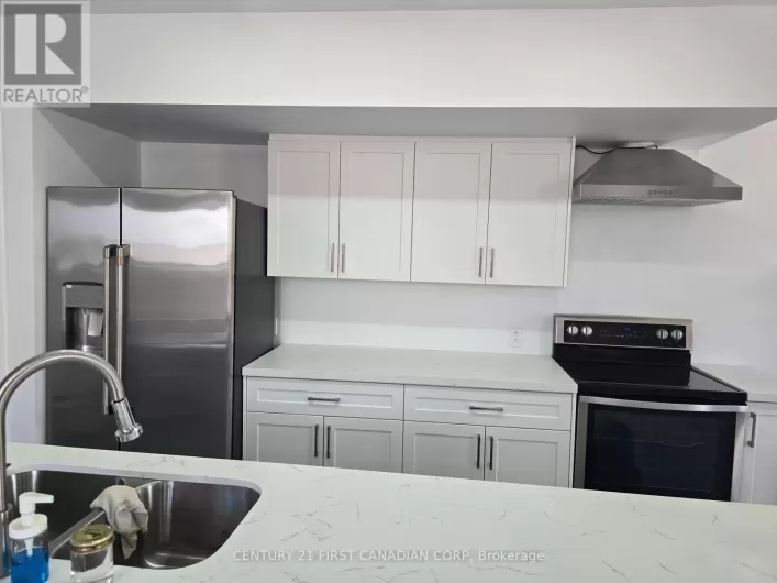 UPPER - 387 MAITLAND STREET, London East