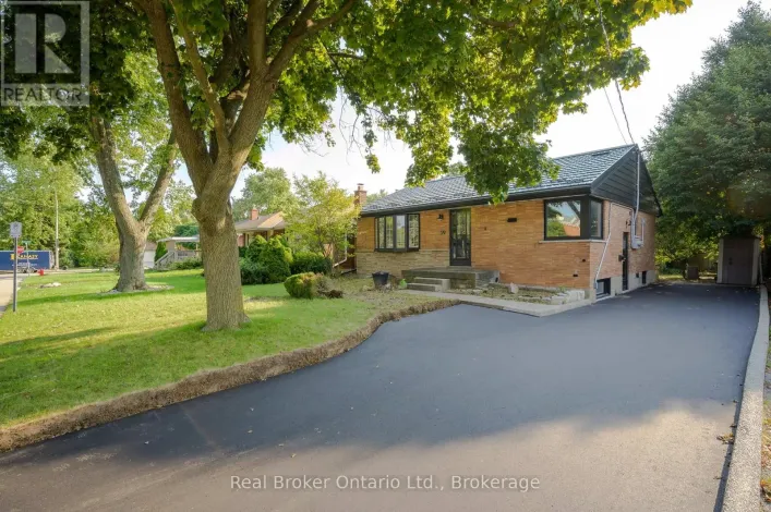 UPPER - 39 WESTMINSTER AVENUE, Hamilton