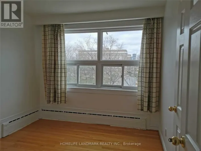 UPPER - 407 ROYAL YORK ROAD, Toronto