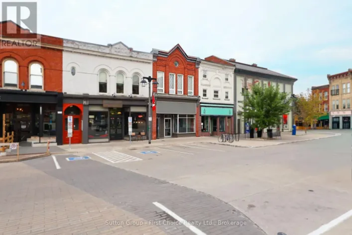 UPPER - 41 MARKET PLACE, Stratford