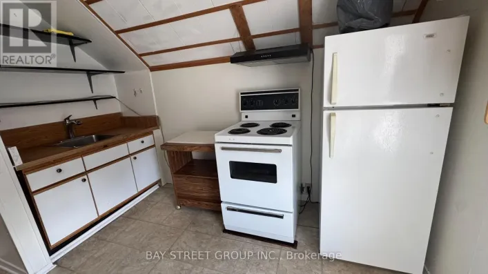 UPPER - 4138 DRUMMOND ROAD, Niagara Falls