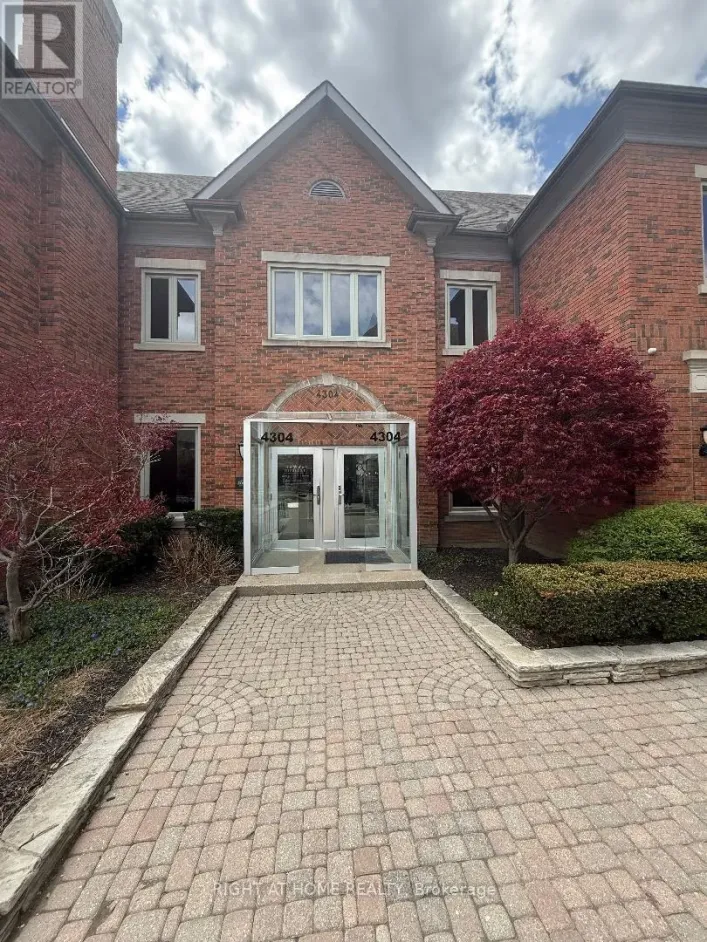 UPPER - 4304 VILLAGE CENTRE COURT, Mississauga