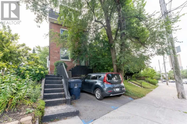 UPPER - 431 KINGSTON ROAD, Toronto