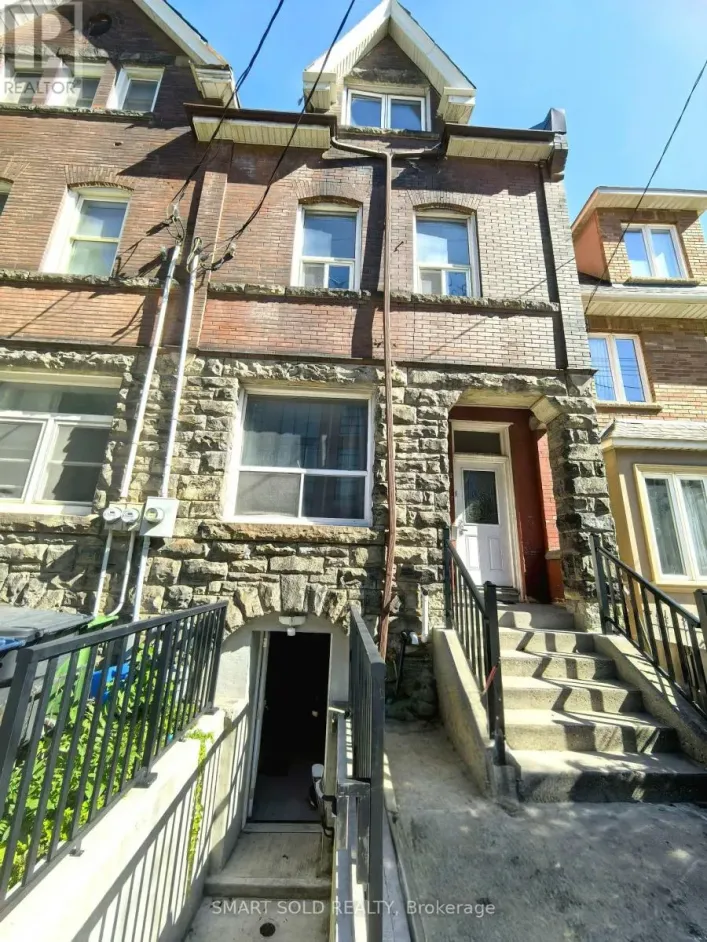 UPPER 437 BATHURST STREET, Toronto