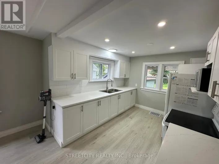 UPPER - 437 CHARLOTTE STREET, London East