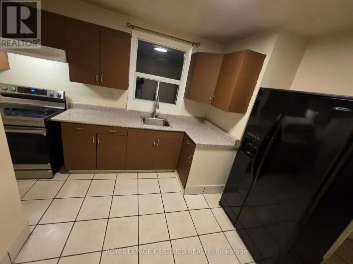 UPPER - 45 HUNTINGTON AVENUE, Toronto