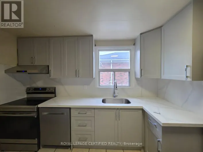 UPPER - 45 HUNTINGTON AVENUE, Toronto