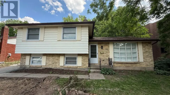 UPPER - 453 CASTLEGROVE BOULEVARD, London North