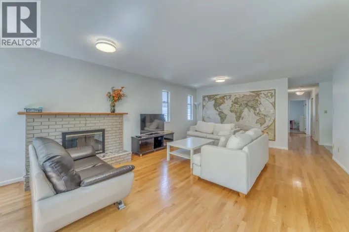 Upper 4533 W 16TH AVE, Vancouver