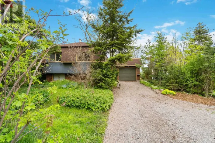 UPPER - 46 LAKESIDE DRIVE, Grimsby