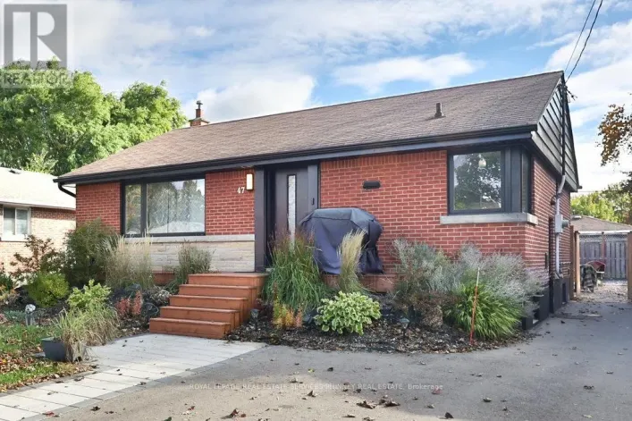 UPPER - 47 CASTLEFIELD DRIVE, Hamilton