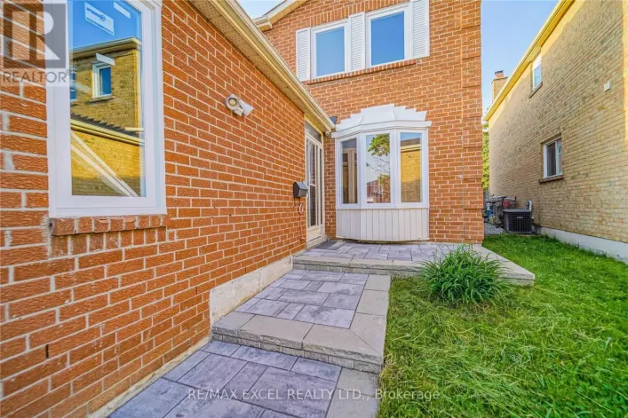 UPPER - 47 WHITELEAF CRESCENT, Toronto