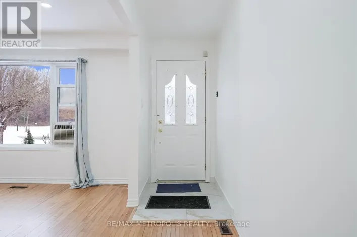 UPPER - 50 APPLEMORE ROAD, Toronto