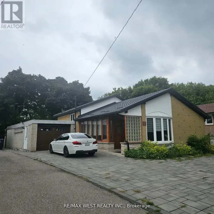 UPPER - 51 MONTERREY DRIVE, Toronto