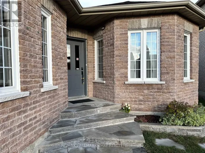 UPPER - 55 PENVILL LANE, Barrie