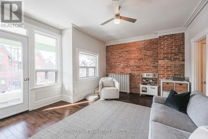 UPPER - 553 EUCLID AVENUE, Toronto