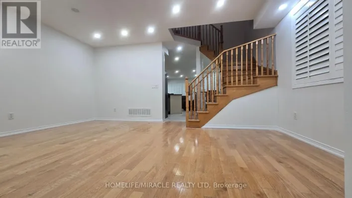 UPPER - 555 GARDEN WALK, Mississauga