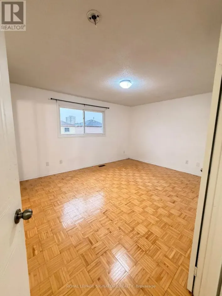 UPPER - 64 WOODSIDE COURT, Brampton