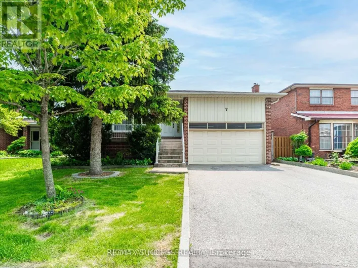 UPPER - 7 POINT O'WOODS DRIVE, Vaughan