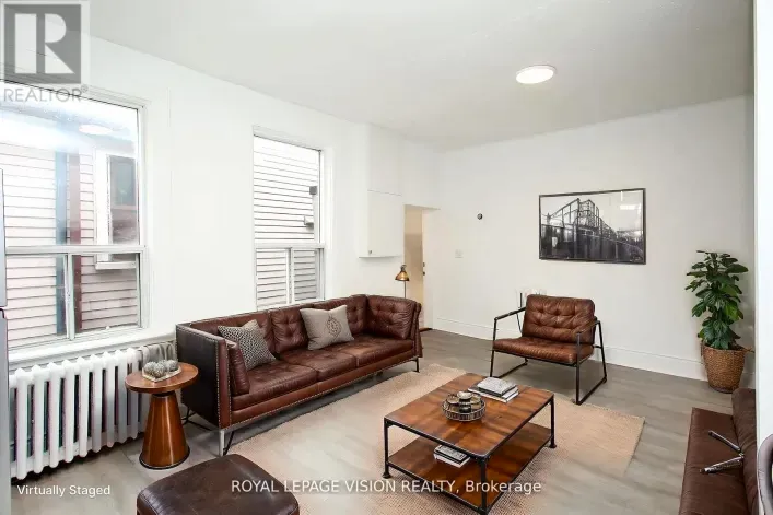 UPPER - 819 PAPE AVENUE, Toronto