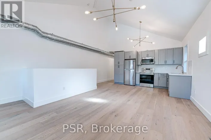 UPPER - 87 HAMMERSMITH AVENUE, Toronto