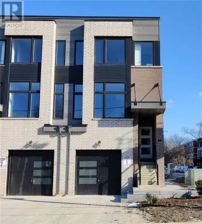 UPPER - 9 BLACKSTONE STREET, Toronto