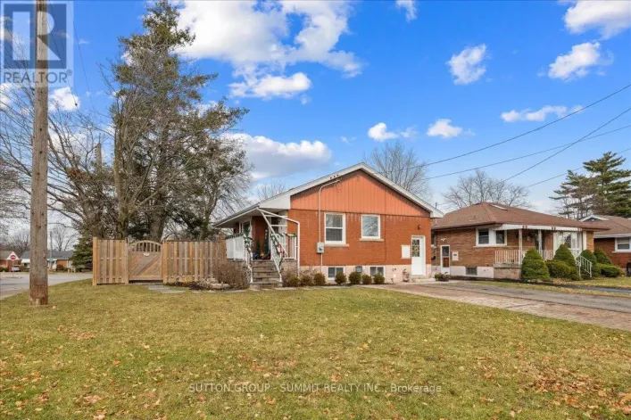 UPPER - 9 GRENADIER DRIVE, Hamilton