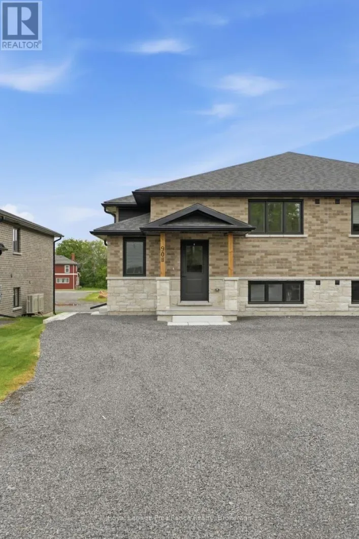 UPPER - 90B LYWOOD STREET, Belleville