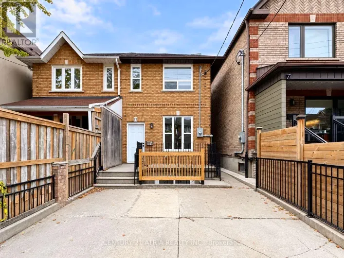 UPPER - 92 LAPPIN AVENUE, Toronto
