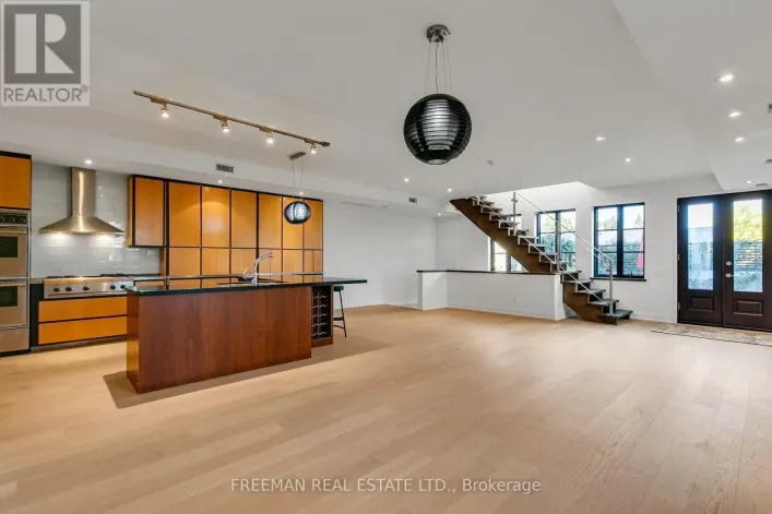 UPPER - 967 OSSINGTON AVENUE, Toronto