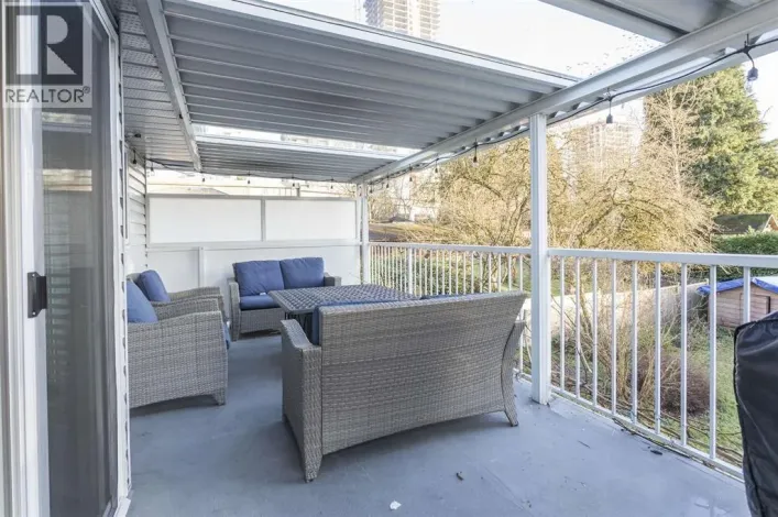 Upper 9890 LYNDHURST STREET, Burnaby