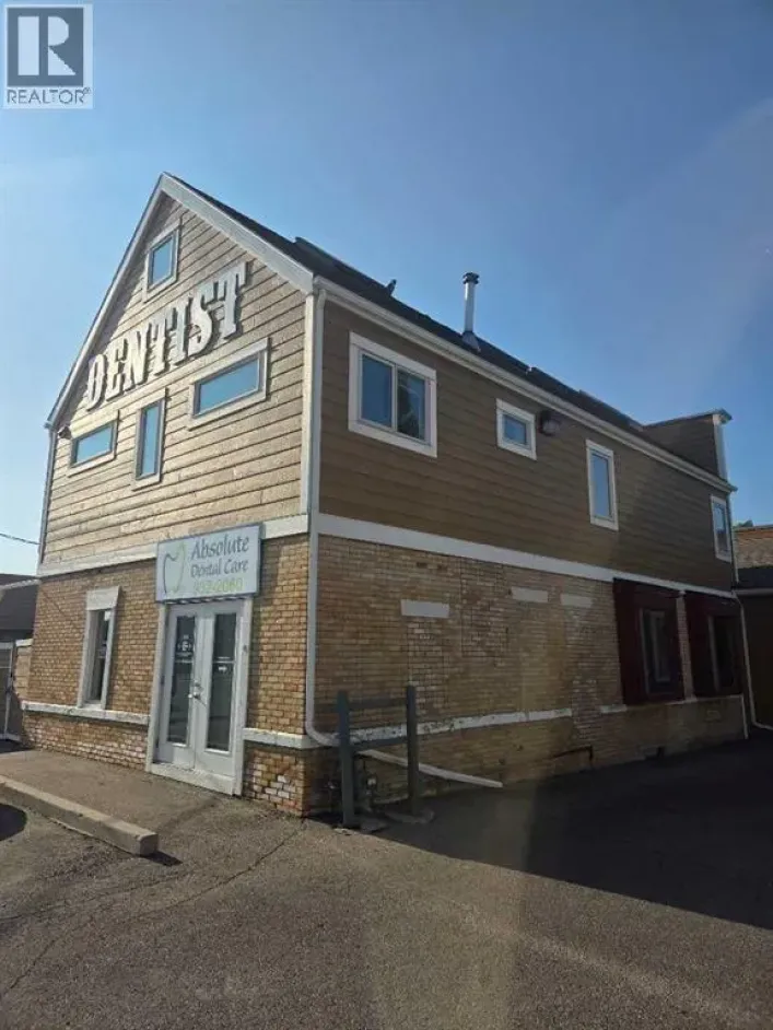 Upper Back, 508 1 Street W, Cochrane