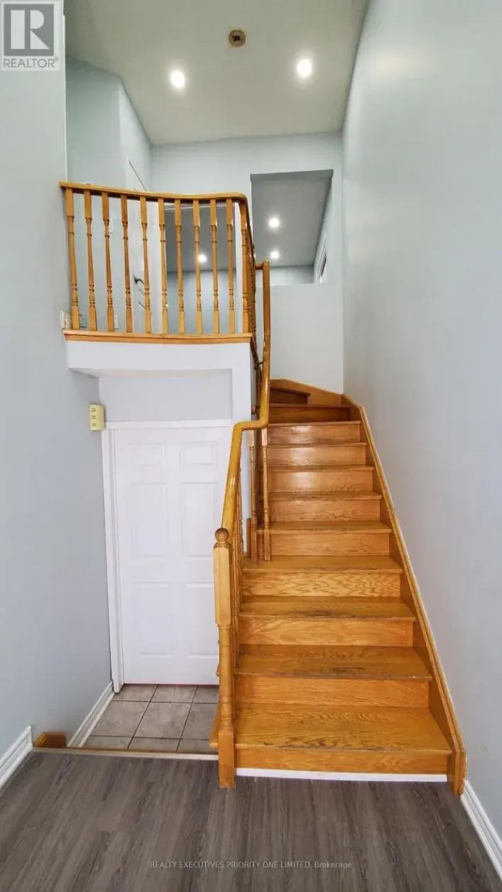 UPPER FLOOR - 18 ED QUIGG WAY, Vaughan