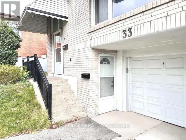 UPPER LEVEL - 33 YATESBURY ROAD, Toronto