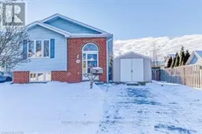 UPPER LEVEL - 40 TRAPPER STREET, London East