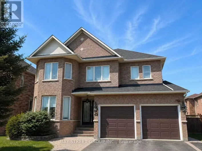 UPPER LEVEL - 42 FOURACRE WAY, Aurora