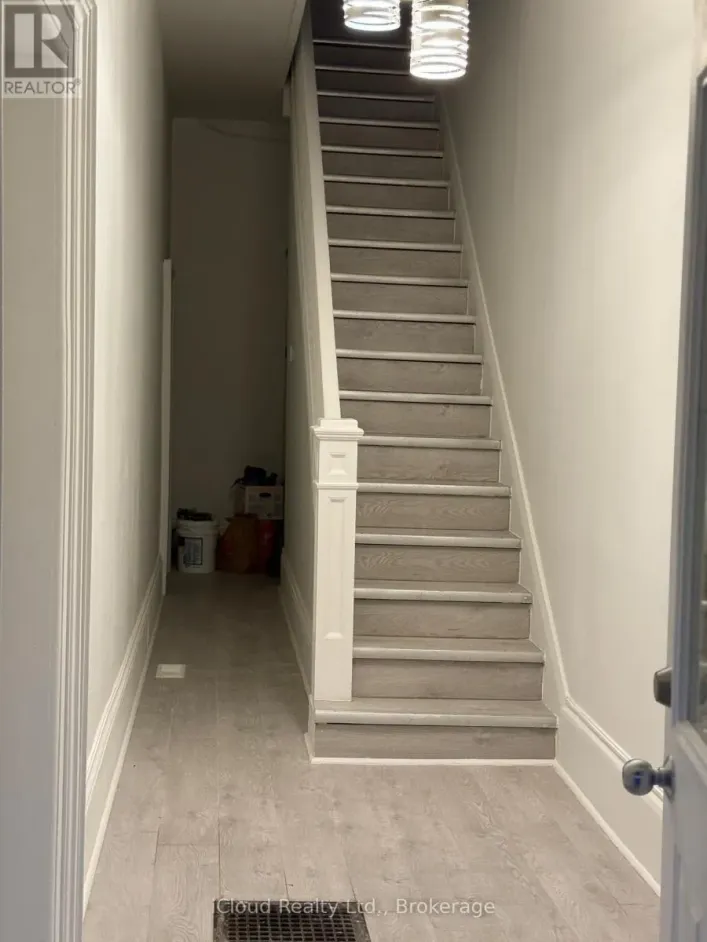 UPPER LEVEL - 61 MARY STREET, Barrie