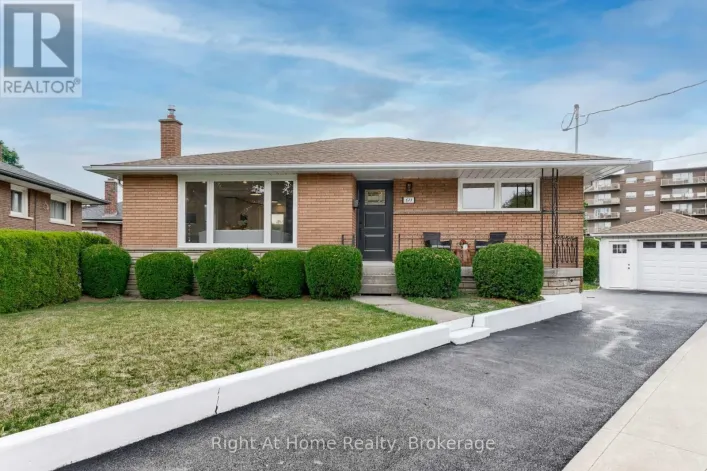 UPPER LEVEL - 69 HEATHER ROAD, Hamilton