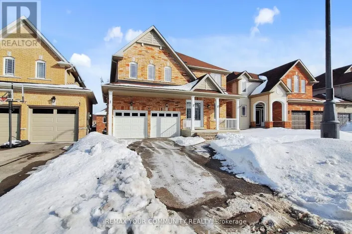 UPPER LEVEL & MAIN LEVEL - 25 BACHE AVENUE, Georgina