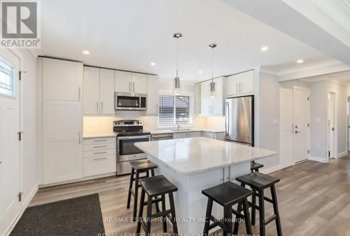 UPPER UNIT - 1266 ROYAL DRIVE W, Burlington
