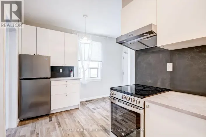 UPPER UNIT 2 - 2443 DUNDAS STREET W, Toronto