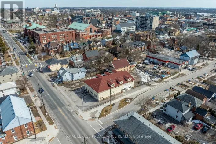 UPPER UNIT - 255 MCDONNEL STREET S, Peterborough