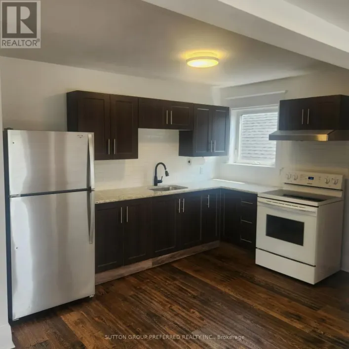 UPPER UNIT - 312 WHARNCLIFFE ROAD S, London South