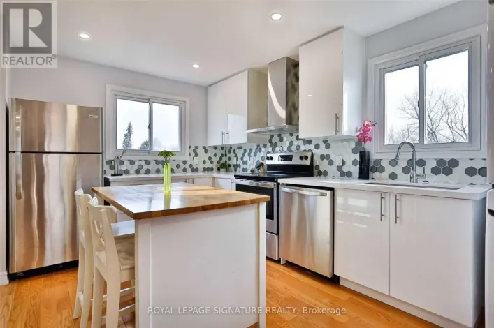 UPPER UNIT - 47 SOUTH EDGELY AVENUE, Toronto