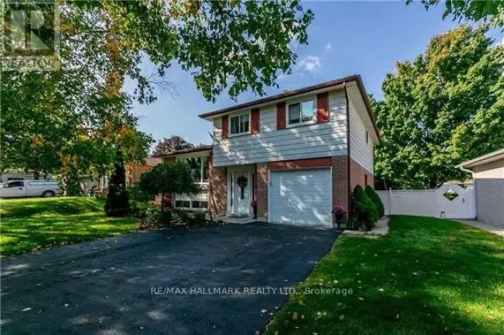 UPPER UNIT - 8 MEADOWLAND AVENUE, Barrie